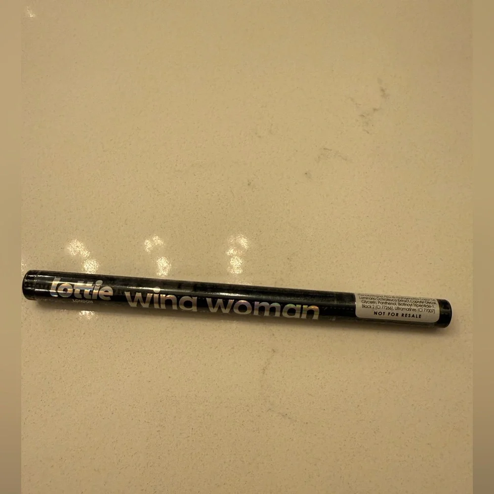 Lottie Black‎ Wing Woman Eyeliner